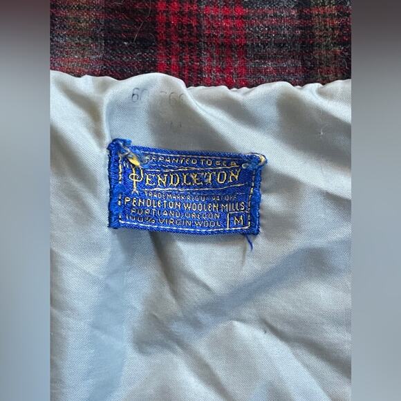 60s Vintage Pendleton Plaid Wool Shirt Jacket - Picture 4 of 9